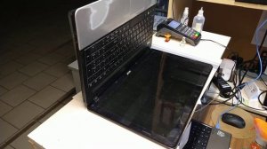 Как правильно вытирать экран ноутбука. Лайфхак от Сервисного Центра.