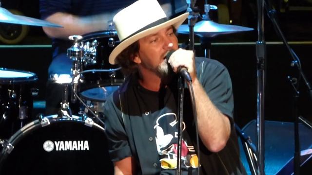 Pearl Jam - Sirens - Bridge School (October 26, 2014) смотреть онлайн
