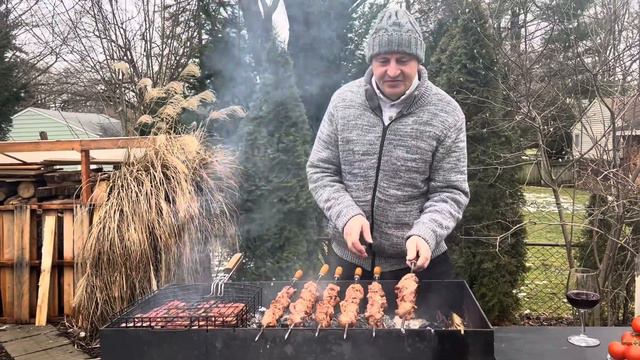 Мясо на Углях🥩Шашлык из Баранины и Ребрышки с Овощами смотреть онлайн