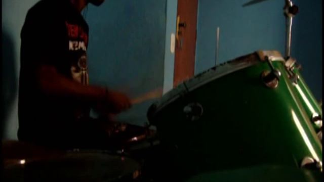 WF Drum Cover - SOAD Lonely Day смотреть онлайн