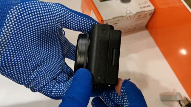 Sony ZV-1. Распаковка, обзор внешнего вида. смотреть онлайн