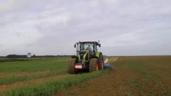Lemken Karat 9 400 sur CLAAS Axion 840