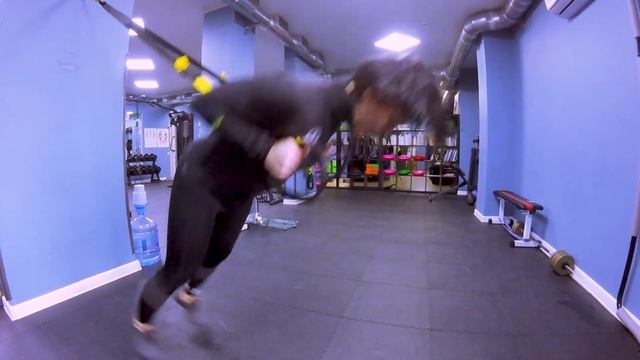 Интервальная тренировка на петлях [Фитнес студия МайFit] смотреть онлайн