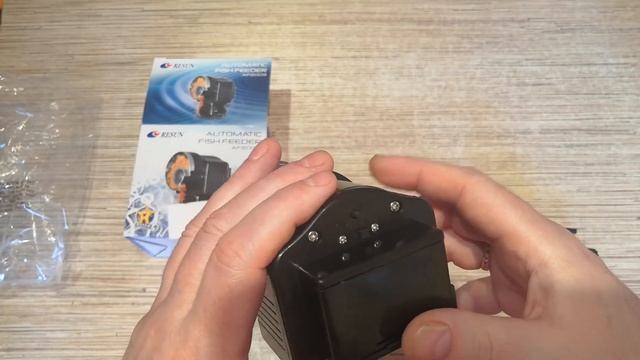 ?Аквариумная кормушка для рыб RESUN AF2003?Инструкция. Демонстрация. Описание. Советы // Кабанчик 2 смотреть онлайн