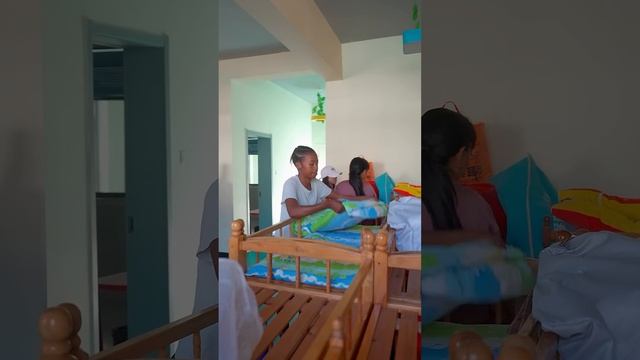 Doudou finally stepped into the campus, hoping that Doudou could be happy every day смотреть онлайн