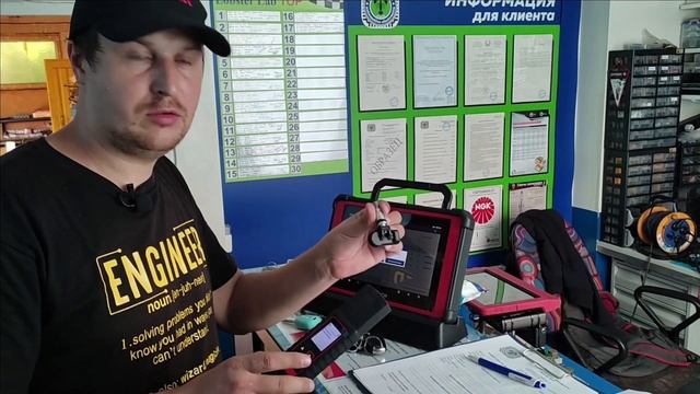 Замена датчика давления шины в Chrysler 300C при помощи Launch X-431 TS GUN. смотреть онлайн