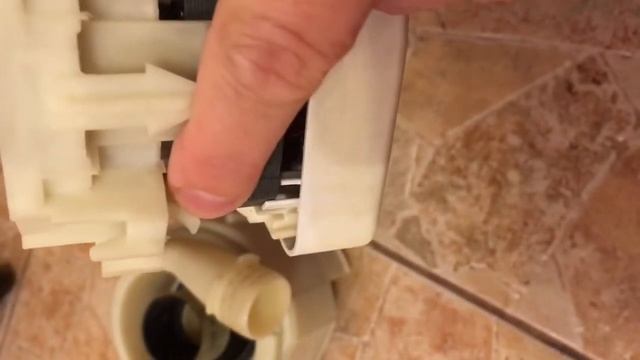 Ремонт циркуляционного (теплового) насоса посудомоечной машины Bosch SKS 40E02. смотреть онлайн