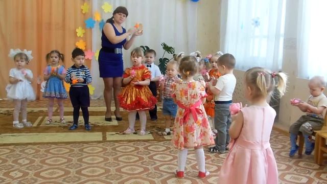 Малыши встречают праздник смотреть онлайн