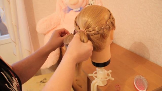 Простая и быстрая прическа. Хвост на каждый день. смотреть онлайн