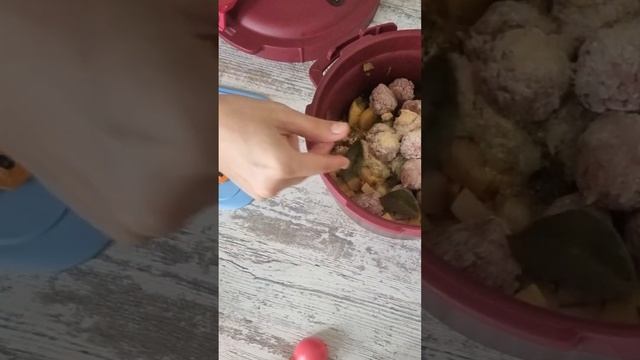 Гречневый суп в скороварке от Tupperware. Ингредиенты внутрь, крышка на место, и вперёд - варим!