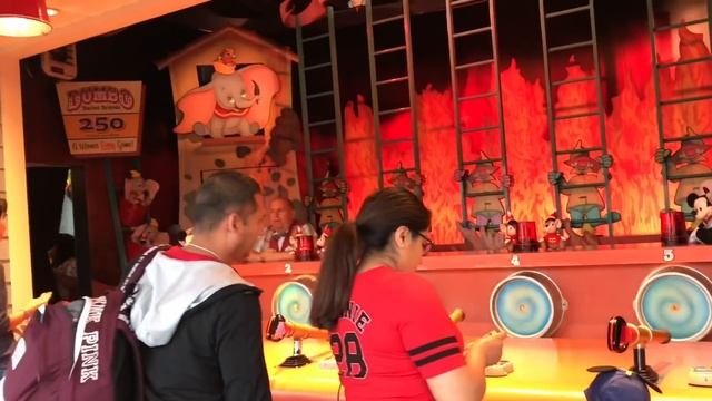 HOW TO CHEAT AT DISNEYLAND CARNIVAL GAMES part.2 | GIVEAWAY!!! смотреть онлайн