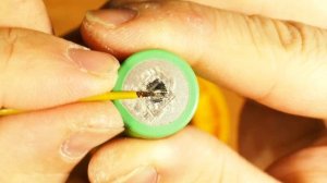 Точечная ПАЙКА литиевых аккумуляторов без перегрева li-ion Samsung INR18650 25R