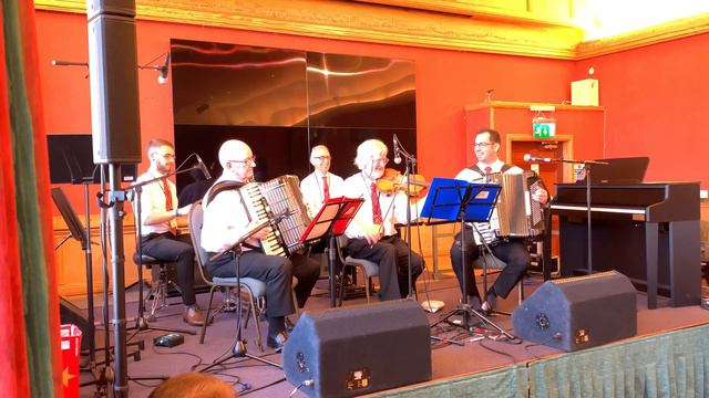 Ewan Galloway & His Scottish Dance Band @ The Shetland Accordion & Fiddle Festival 2019 смотреть онлайн
