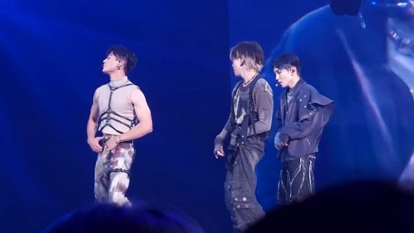 Identity 아이덴티티 | 샤이니콘서트 백설콘 SHINee WORLD VI Perfect  llumination concert 20230623