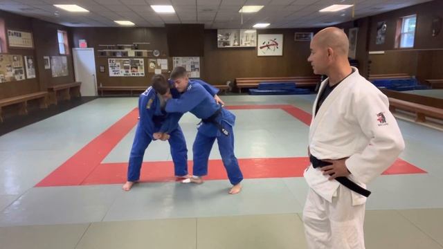 Weird but perfect counter throw to when opponent has a deep left on right grip. смотреть онлайн