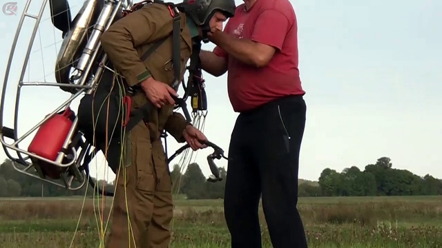 полет на паратрайке над ельней смотреть онлайн