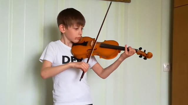 Скрипка - гамма Ре маж, арпеджио, 22 этюд Шольц, вариации на тему "Вышли в поле косари" Комаровский смотреть онлайн