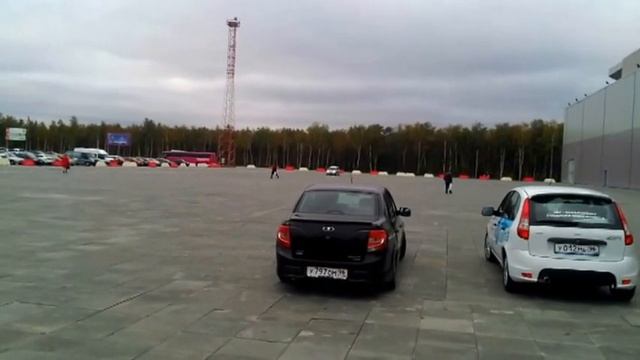 Тест-драйв Largus со студентами кафедры "Автомобильный транспорт" УГЛТУ смотреть онлайн