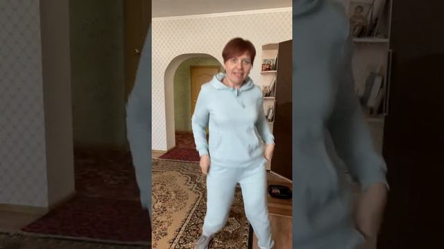 Энергичный танец от меня🤣🤣🤣 смотреть онлайн