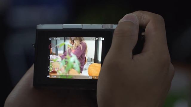 Insane fast! YI M1 Mirrorless Digital Camera Auto Focus Test #SamiLuo смотреть онлайн