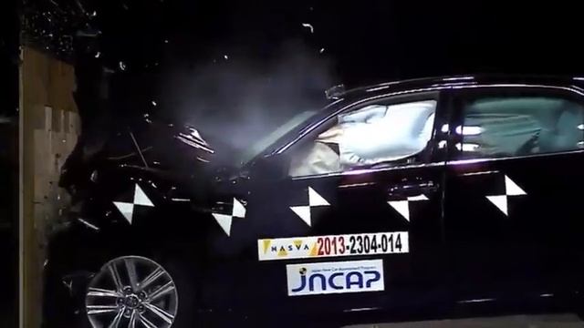 Краш-тест Toyota Crown смотреть онлайн