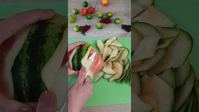 #Shorts. Как есть Арбуз что бы щеки не испачкать? смотреть онлайн