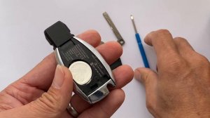 Mercedes Benz Key Battery Replacement How To change GLC 250 Battery - cambiar la bateria de la llav