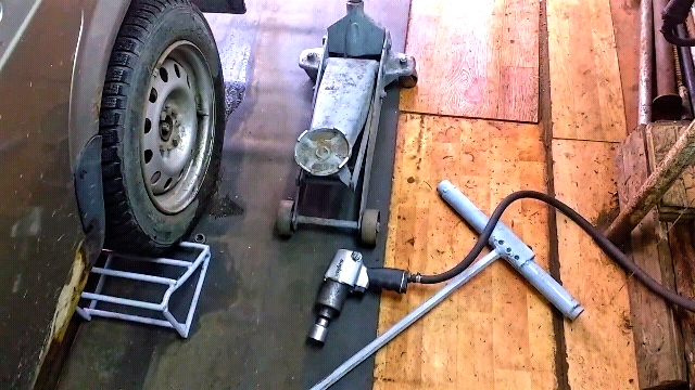 Как открутить гайку ступицы 1 смотреть онлайн