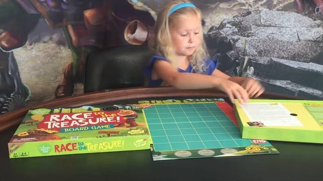 Evie Approved Games - Race to the Treasure - Unboxing смотреть онлайн