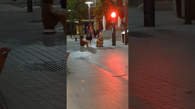 Присели отдохнуть 😁 смотреть онлайн