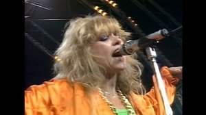 Neoton Família - Kétszázhúsz felett / 220 felett (Exclusive Video)