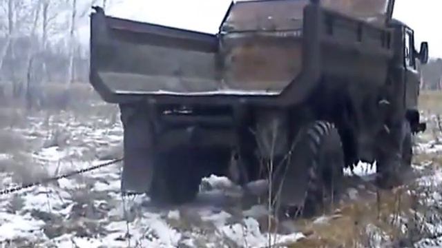Танки грязи не боятся - УАЗ смотреть онлайн