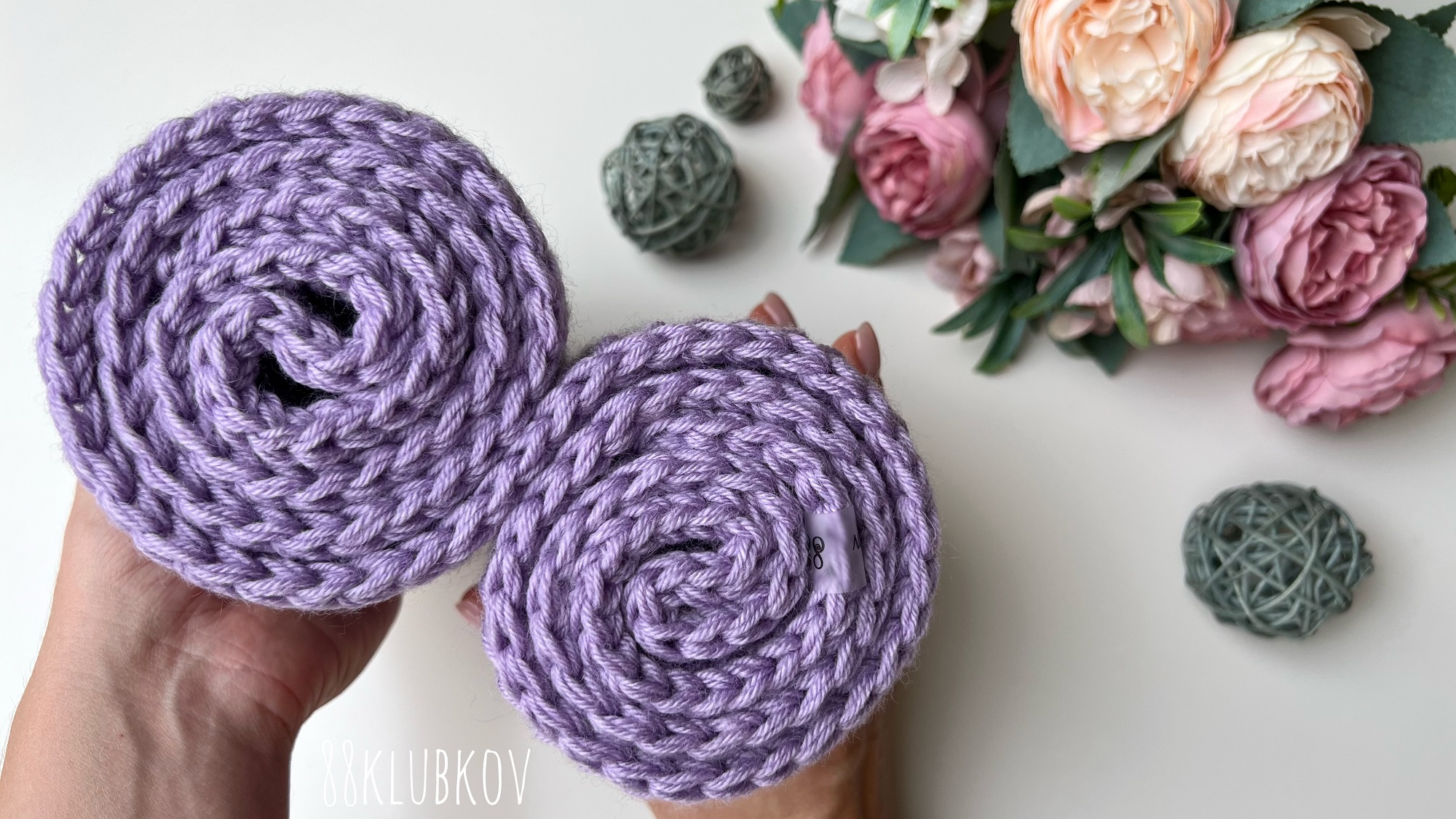 Вяжется 1 день, а сносу нет 10 лет под любой наряд! Теплый базовый шарф спицами очень просто! смотреть онлайн