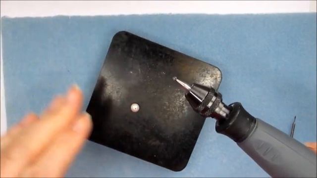 JewelleryMaker | How to drill pearls inset Swarovski make interchangeable earrings, with Jan Dwyer. смотреть онлайн