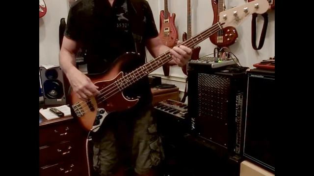 3's & 7's - Queens Of the Stone Age - Bass Cover смотреть онлайн