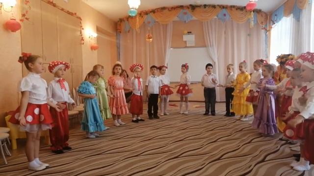 Дождик льёт по крышам (осенний утренник) смотреть онлайн