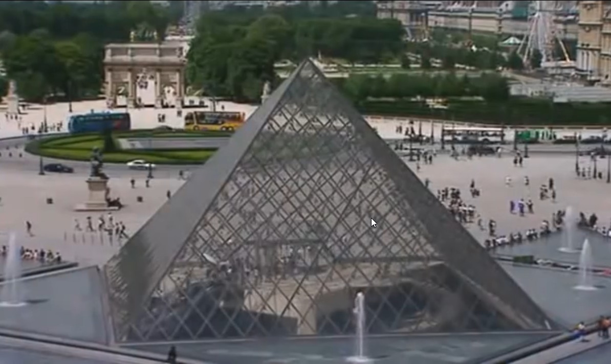 Визит в Лувр.