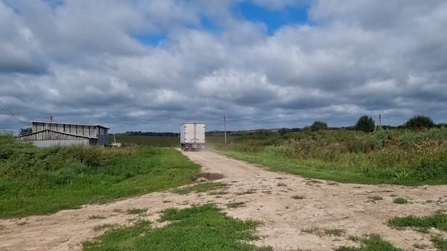 ПЕРВЫХ ОТЬЕМНЫХ ТЕЛЯТ ПРОДАЕМ нашим соседям. Желаем удачи нашим Бычкам на новом месте жительства ! смотреть онлайн