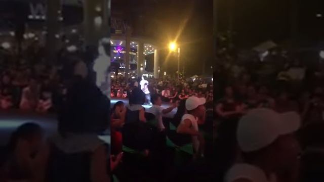 Vietnam junior fashion Week 2017 designer -Kelly Bui model -Hoàng Long смотреть онлайн