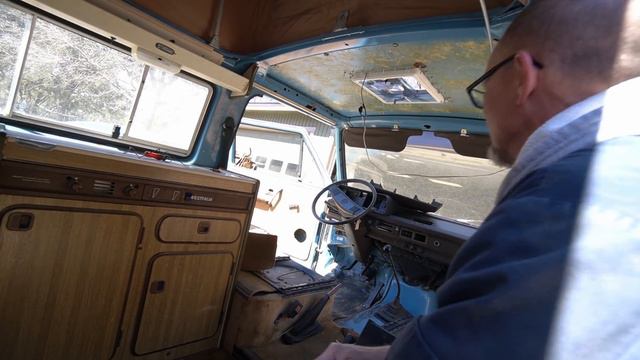 This Vanagon Going to Need Some Love! Shop Day #1 of the "RoadStoration" смотреть онлайн