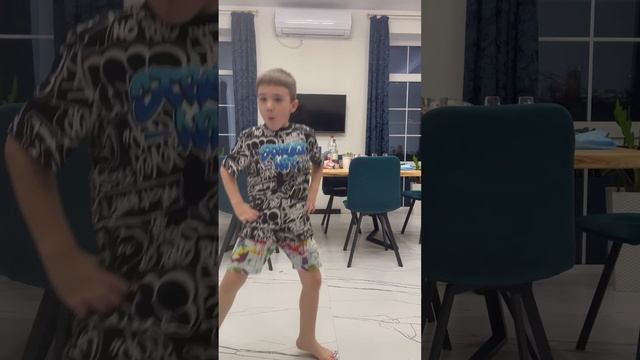 Крутой танец обезьяны