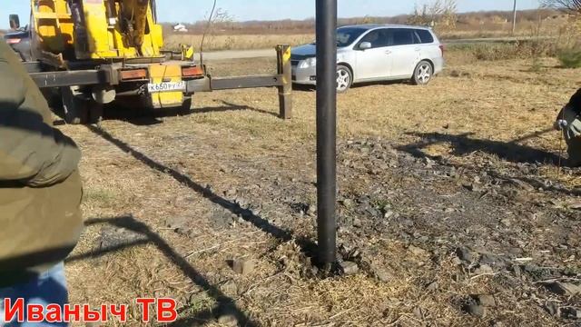 Как закручивают винтовые сваи! технология установки винтовых свай и установки забора на них смотреть онлайн