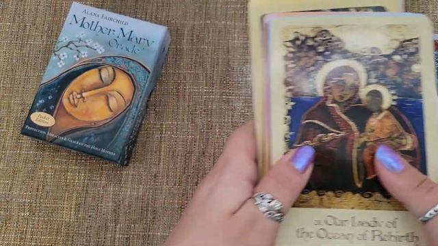 Sit with me while I bitch about a couple Alana Fairchild Pocket Decks смотреть онлайн