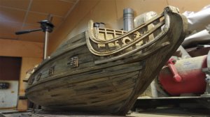 № 43 Сборка модели корабля Черная Жемчужина.  Установка носовых дуг гальюна.