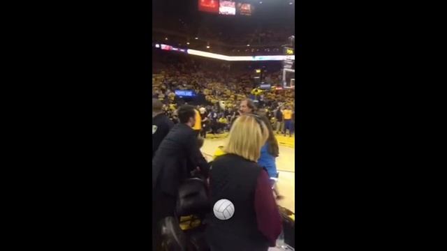 Sights & Sounds from Oracle Arena: Warriors (1-0) pregame tunnel run, warmups & intros vs POR G2 смотреть онлайн