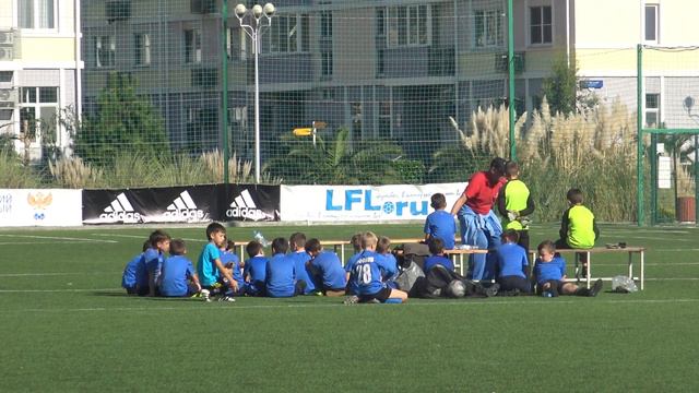 СОШ-100-2009 2:1 Крылья Советов-3-2009 Кубок Канчельскиса 31.10.2018 13:00 смотреть онлайн