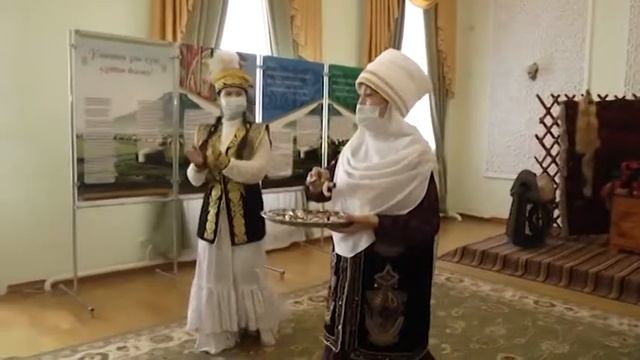 Работники музейного комплекса "Резиденция Абылай хана " пригласили учащихся общеобразовательных шко смотреть онлайн