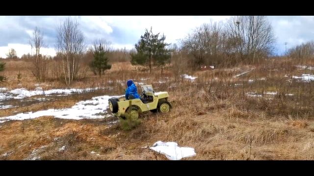 JEEP WILLYS KIDS OFF ROAD 4x4 power wheels 12v with RC смотреть онлайн