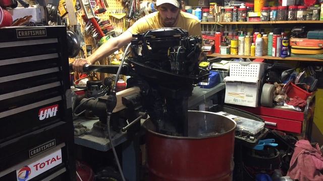 9.9 Mercury Outboard Engine Very Cold Start смотреть онлайн