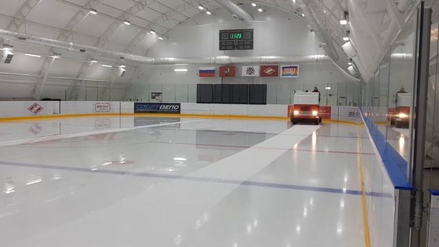 как правильно обрабатывать ледовое поле ледозаливочной машиной смотреть онлайн